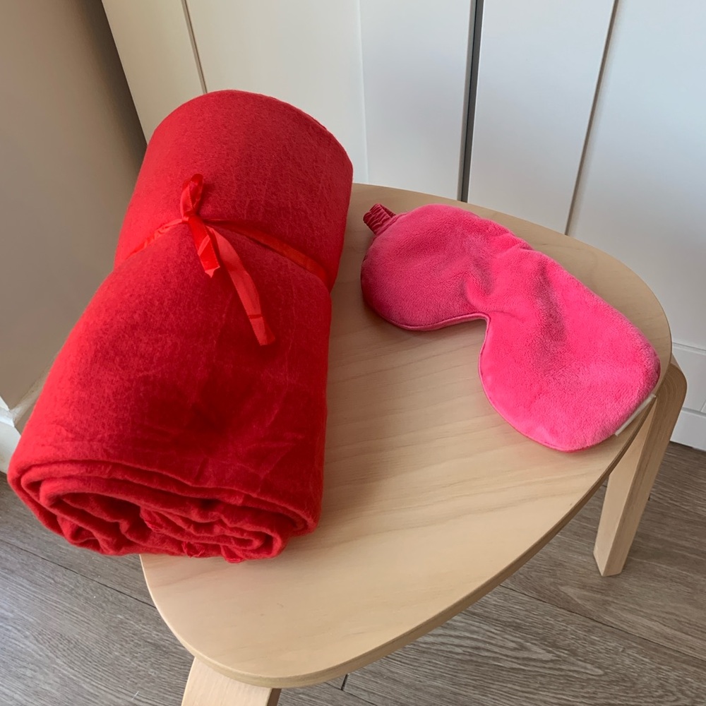 Soft Light Weight Red Throw and Pink Weighted Sleep Mask Set